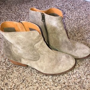 Kork-ease booties